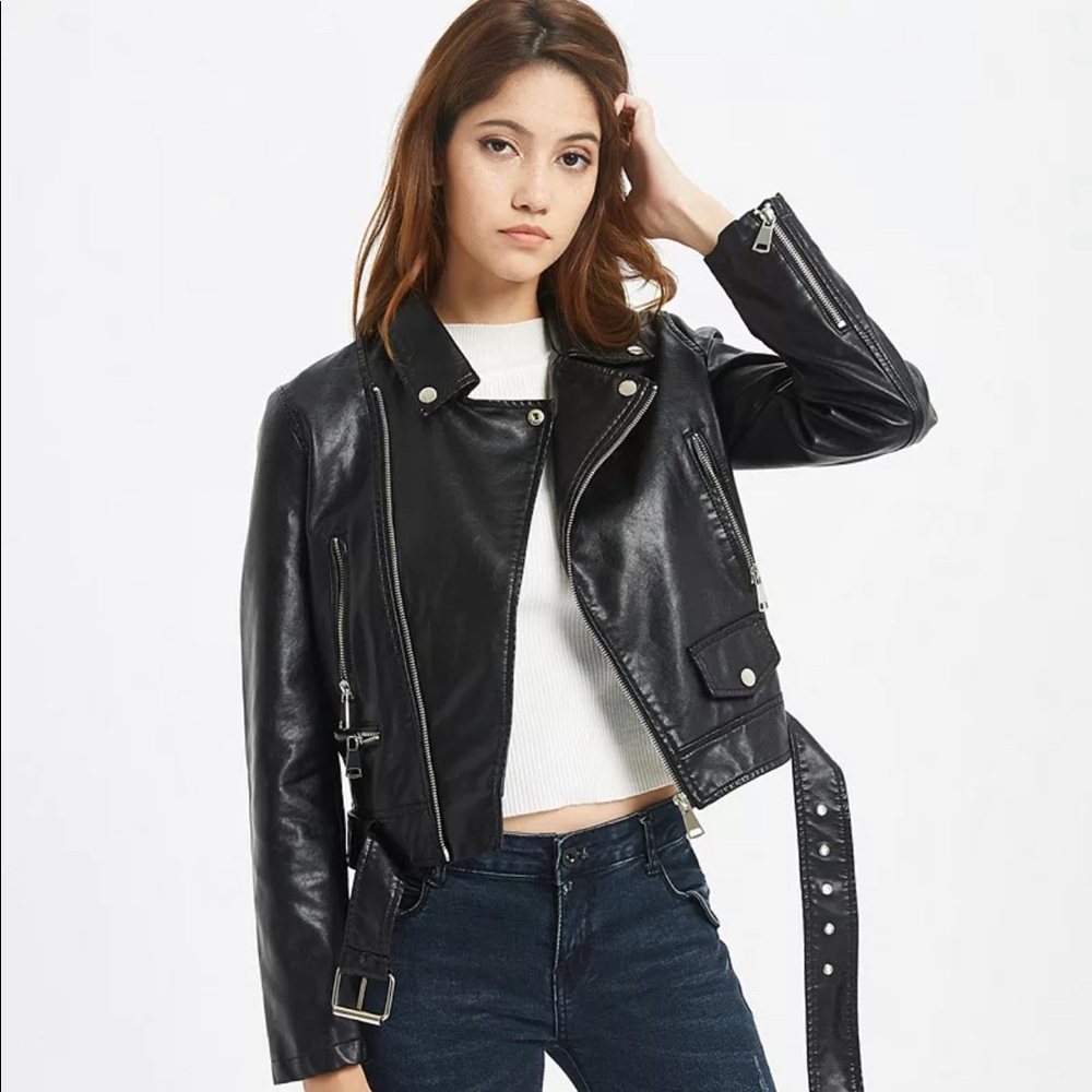 SOLD 🚫 - Black leather jacket